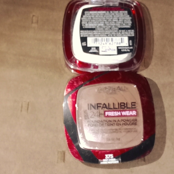 L'Oreal Paris Infallible up to 24H Fresh Wear Foundation Powder 375 Deep Amber